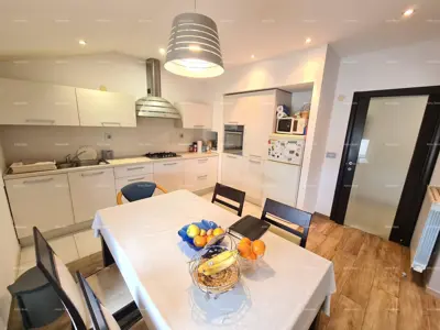 Haus in Pula, Centar - Geschäftsraum und Wohnung - 11