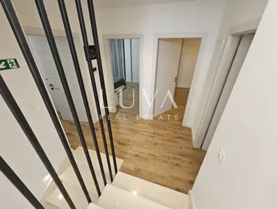 Villa 380 m², Koprivno - Pool und Panoramablick - 10