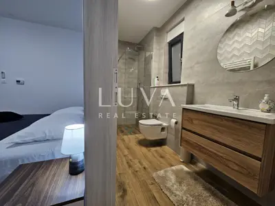 Villa 380 m², Koprivno - Pool und Panoramablick - 17