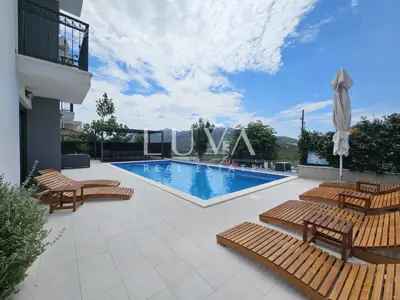 Villa 380 m², Koprivno - Pool und Panoramablick - 2