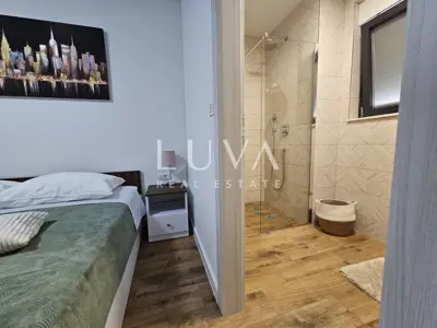 Villa 380 m², Koprivno - Pool und Panoramablick - 13