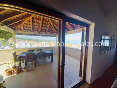 Apartment, Brač, 112 m², 3-bedroom, 540 000 € - 2
