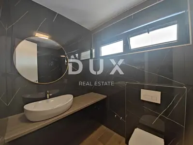 Penthouse 270 m², Krk - pool and panoramic view - 21