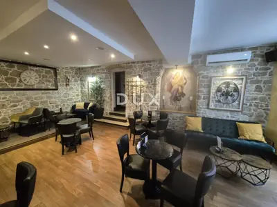 Commercial space 152 m², Rovinj - historical core - 2