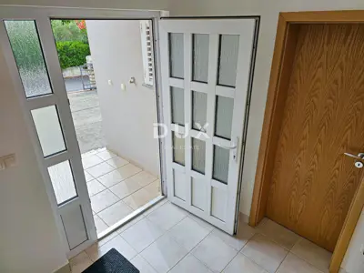 House 214 m², Barbat na Rabu - 100 m from the sea and boat moorings - 6