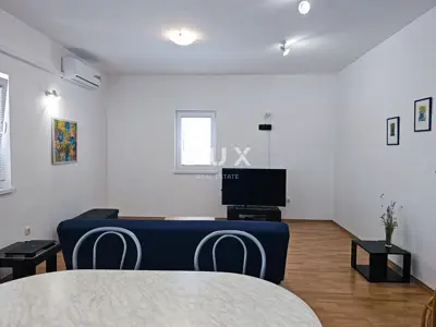 House 214 m², Barbat na Rabu - 100 m from the sea and boat moorings - 8