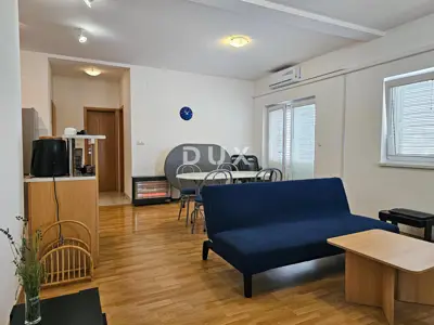 House 214 m², Barbat na Rabu - 100 m from the sea and boat moorings - 9
