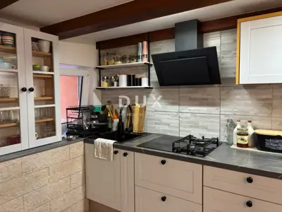Apartment 71 m², Pula - Kaštanjer, two-level Austro-Hungarian - 20