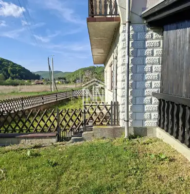 Kuća 300 m², Žarovnica - imanje uz potok i bunar - 3