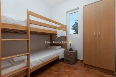 Dvosobni apartman s pogledom na more - 8