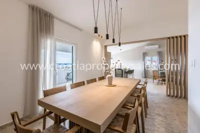 House 240 m², Trogir - south orientation and top location - 9