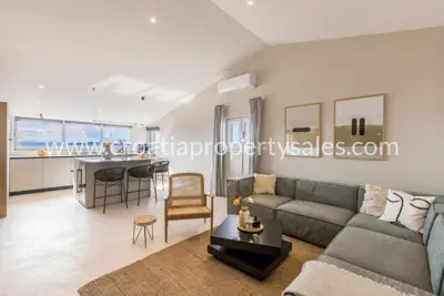 House 240 m², Trogir - south orientation and top location - 7