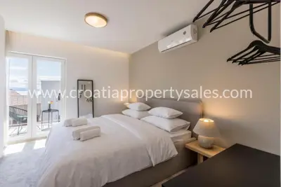 House 240 m², Trogir - south orientation and top location - 10