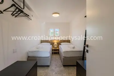 House 240 m², Trogir - south orientation and top location - 11