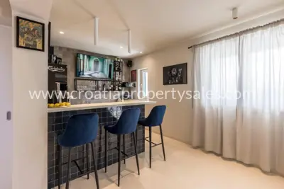 House 240 m², Trogir - south orientation and top location - 4