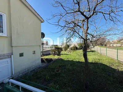 House 240 m², Labin - near the center and two apartments - 15