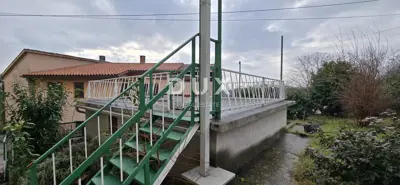 House 240 m², Labin - near the center and two apartments - 10