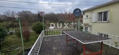House 240 m², Labin - near the center and two apartments - 12