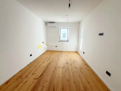 Stan 89 m², Novi Vinodolski - 3 spavaće sobe i 2 terase - 2