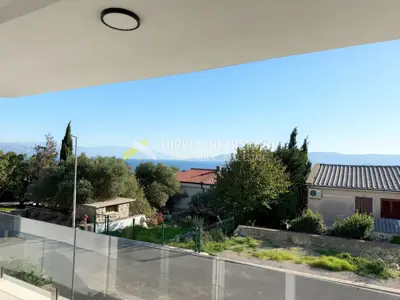 Stan 89 m², Novi Vinodolski - 3 spavaće sobe i 2 terase - 3