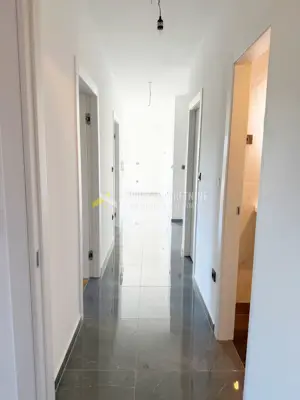Stan 89 m², Novi Vinodolski - 3 spavaće sobe i 2 terase - 6