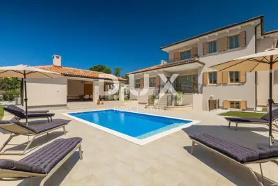Villa 438 m², Rovinj - luxuriöse Familienvilla mit Pool - 2
