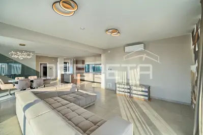 Villa 225 m², Primošten - ruhige Lage nahe dem Zentrum - 6