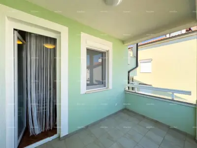 Nähe des Hotels Belvedere. Wir verkaufen ein Studio-Apartment in ausgezeichneter Lage in Medulin!