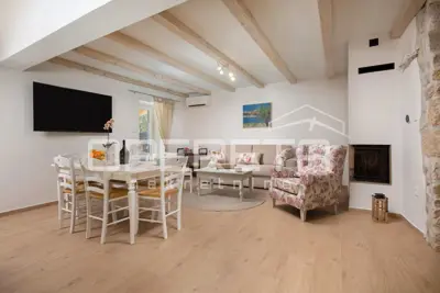Villa 130 m², Selce - stone villa with heated pool - 10