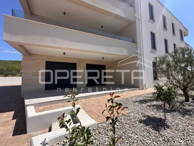 Apartment 96 m², Tribunj - garden, terrace and 2 parking spaces