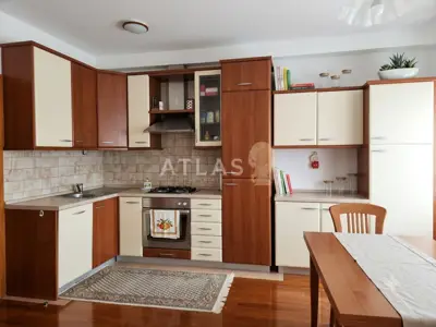 Stan 48 m², Ičići - garaža i parkirno mjesto