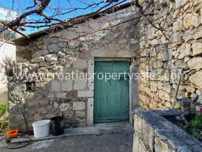 Kuća, Brač, 300 m², 420 000 € - 9