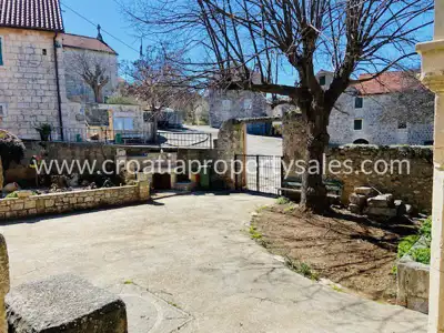 Kuća, Brač, 300 m², 420 000 € - 8