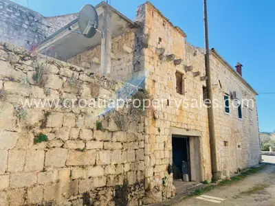 Kuća, Brač, 300 m², 420 000 € - 3