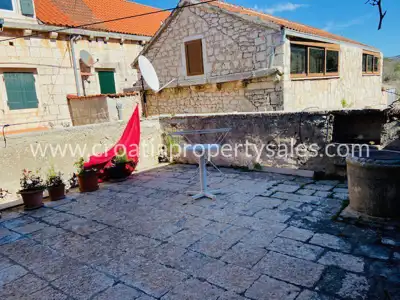 Kuća, Brač, 300 m², 420 000 € - 4