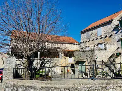 Kuća, Brač, 300 m², 420 000 € - 11