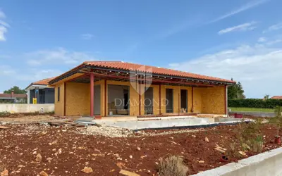 Haus 94 m², Žminj - Pool und überdachte Terrasse