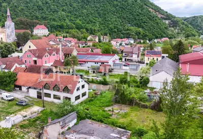 Poslovna zgrada, Pregrada, Centar, Krapinsko zagorska županija, 427,42 m² na parc