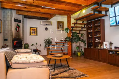 Belovar, Obiteljska kuća s tri stambene jedinice, GBP 781 m², Belovar
