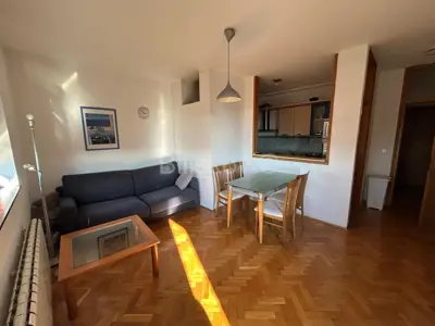Trešnjevka, komforan stan 43 m² u zgradi na 6 katu, dizalo - 2