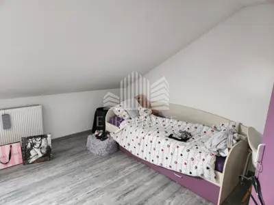 Kuća 200 m², Sesvete - dvojna kuća s dvije stambene jedinice - 12