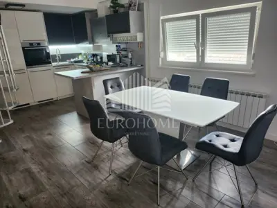 Kuća 200 m², Sesvete - dvojna kuća s dvije stambene jedinice - 5