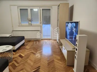 Kuća 200 m², Sesvete - dvojna kuća s dvije stambene jedinice - 8