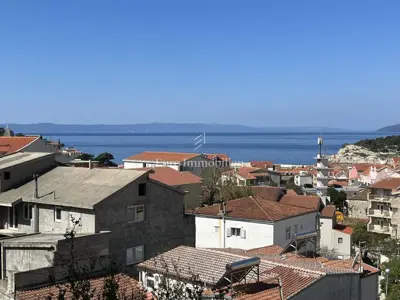 Stan 82 m², Makarska centar - pogled na more