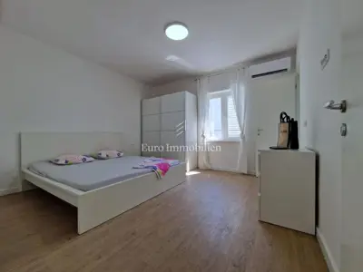 Stan 82 m², Makarska centar - pogled na more - 10