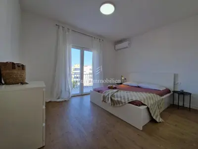 Stan 82 m², Makarska centar - pogled na more - 12