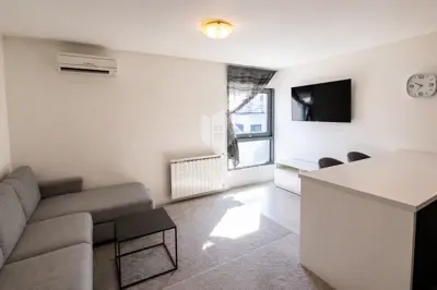 Stan 56 m², Kajzerica - trosoban, 1. kat