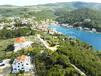 Baugrundstück 400 m², Povlja na Braču, 200 m vom Meer