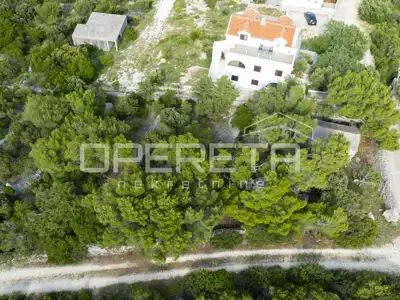 Građevinsko zemljište 400 m², Povlja na Braču, 200 m od mora - 9