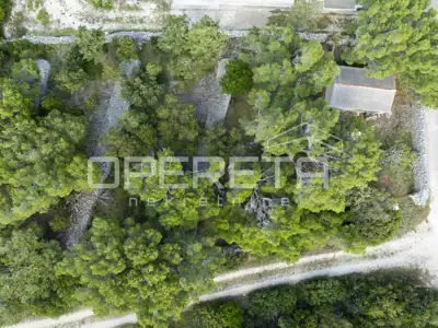 Građevinsko zemljište 400 m², Povlja na Braču, 200 m od mora - 11